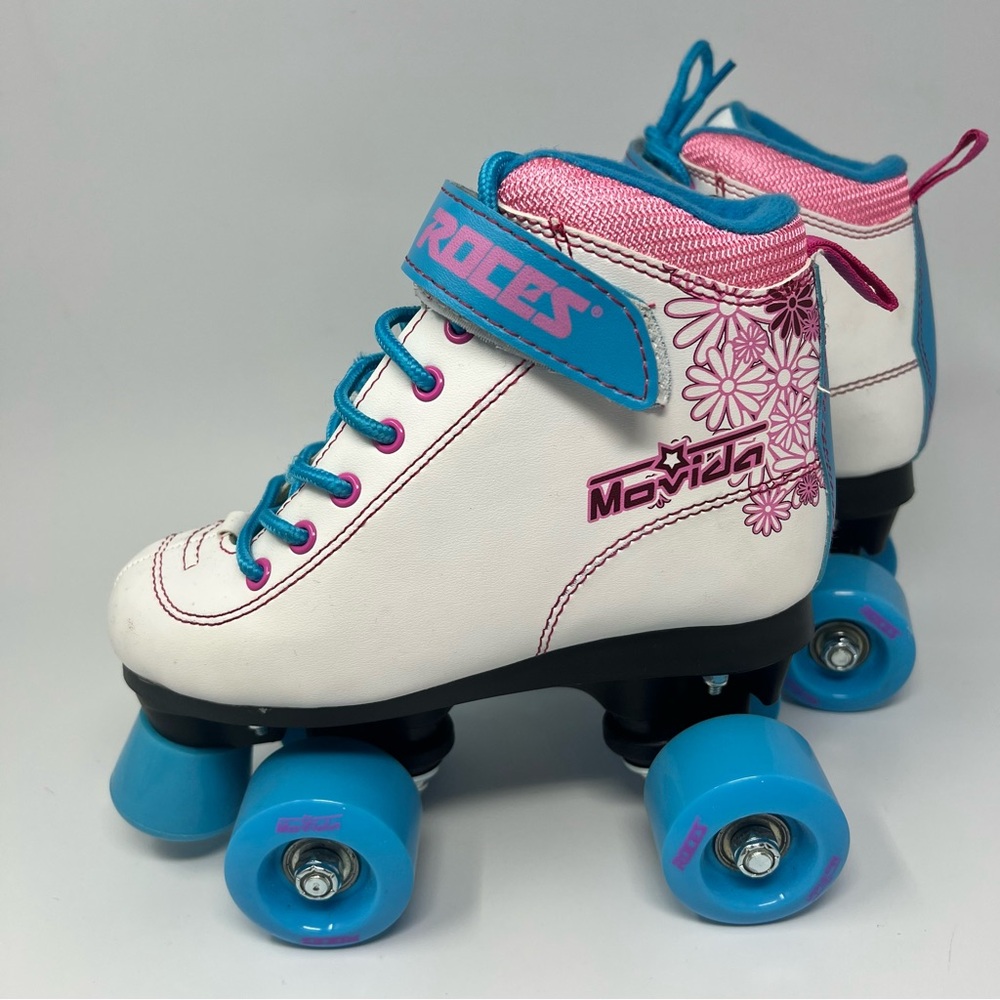 Roces Movida Quad Skates
Size 2